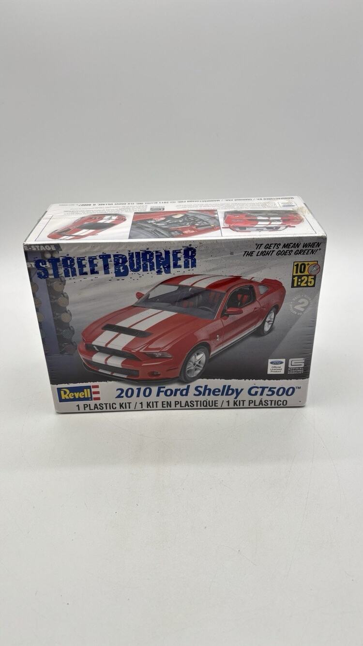 Revell 85-4938 Streetburner 2010 Ford Shelby GT500 1:25 New Factory Sealed